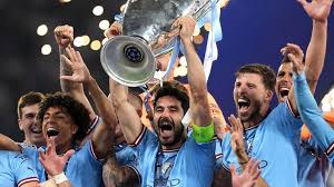 李璇预测国足首发：林良铭、拜合拉木双前锋，塞鸟、王钰栋替补.